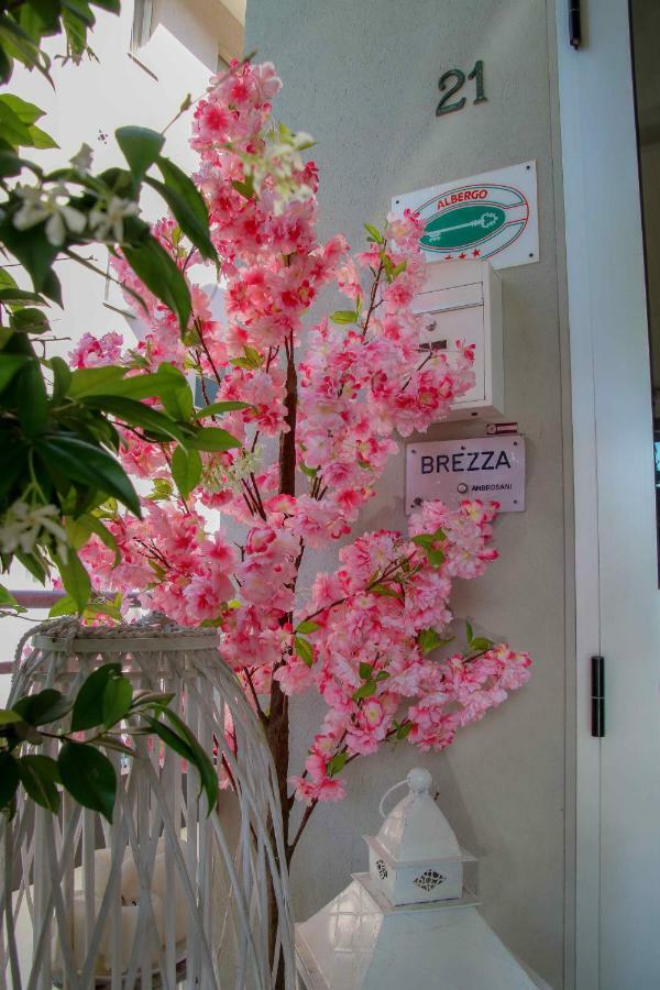 Brezza Hotel 3*