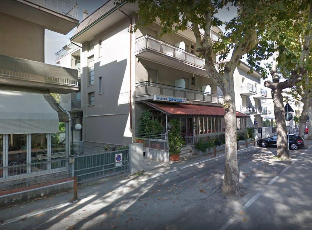 Brezza Hotel Rímini